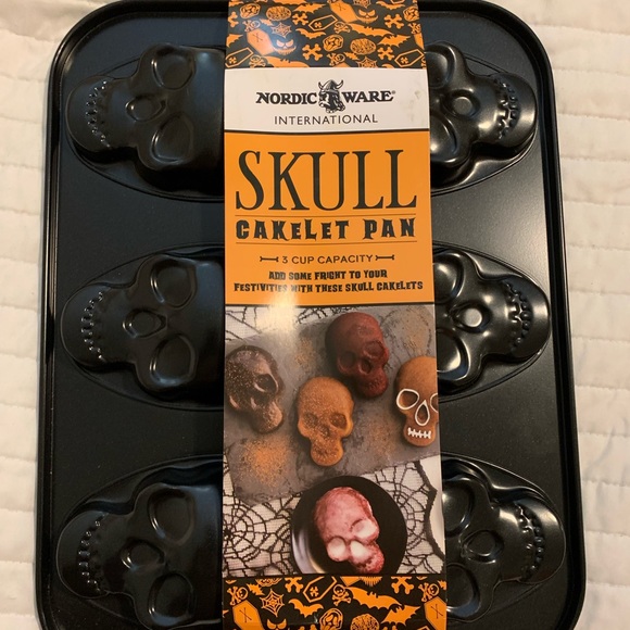 NEW Nordic Ware Skull Cakelet Halloween Bakeware, Haunted Pan, Bronze - Picture 2 of 12